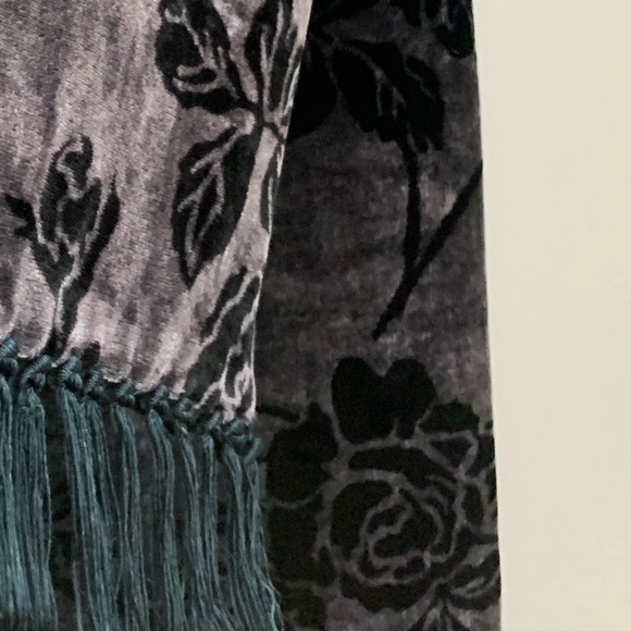 VELVET FASHION SCARF - Picture 3 of 3